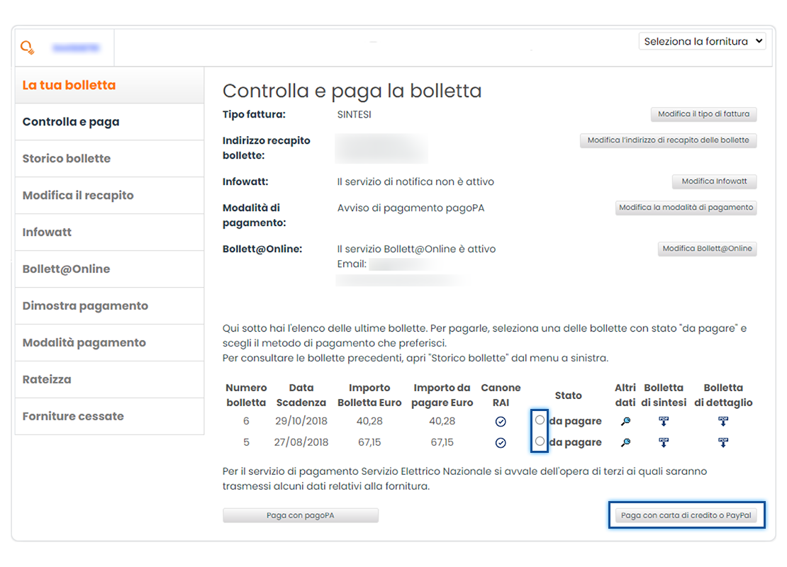 Sezione “La tua bolletta”. Schermata della sezione “Controlla e paga”. In evidenza i radio-button di selezione delle bollette da pagare e il pulsanto “Paga con carta di credito o Paypal”.